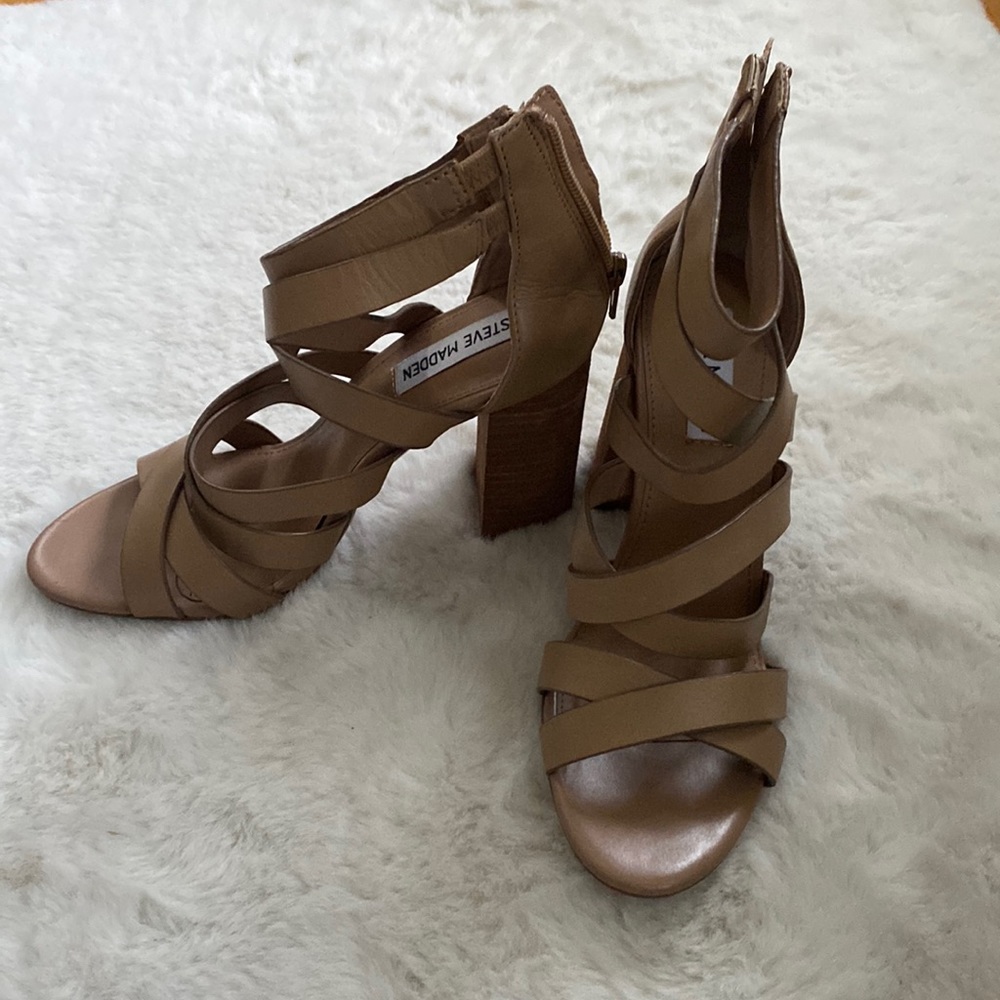 Steve Madden Sapphire block heel, strappy sandal. Size 7m never worn